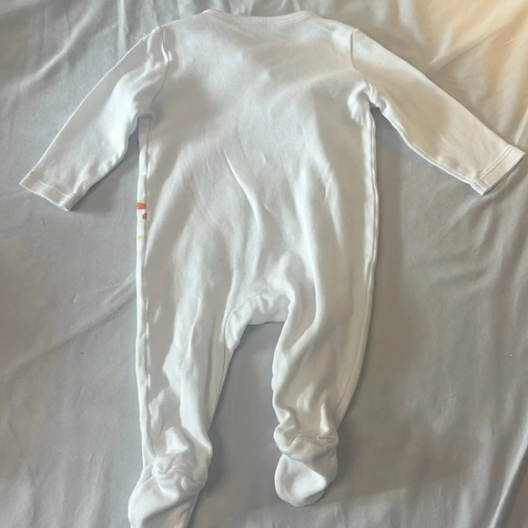 Newborn baby footed sleeper/romper. Up to 10 pounds - Picture 4 of 4